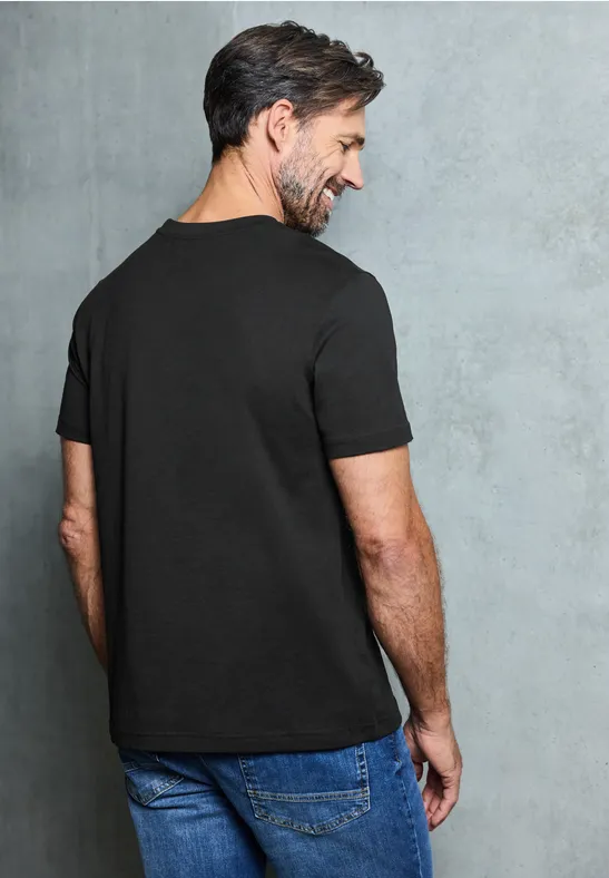 Basic T-Shirt mit Chestprint