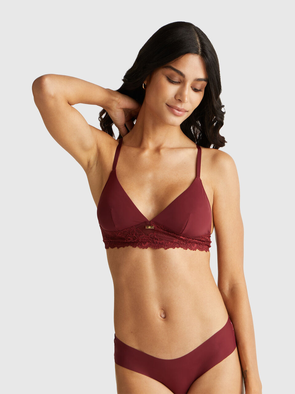 Triangle bra with lace