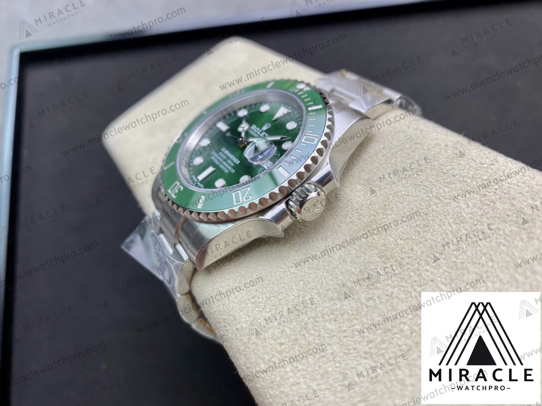 ROLEX-SUBMARINER-ref.116610LV-0002-Elite Clone-40mm-Replica Watch