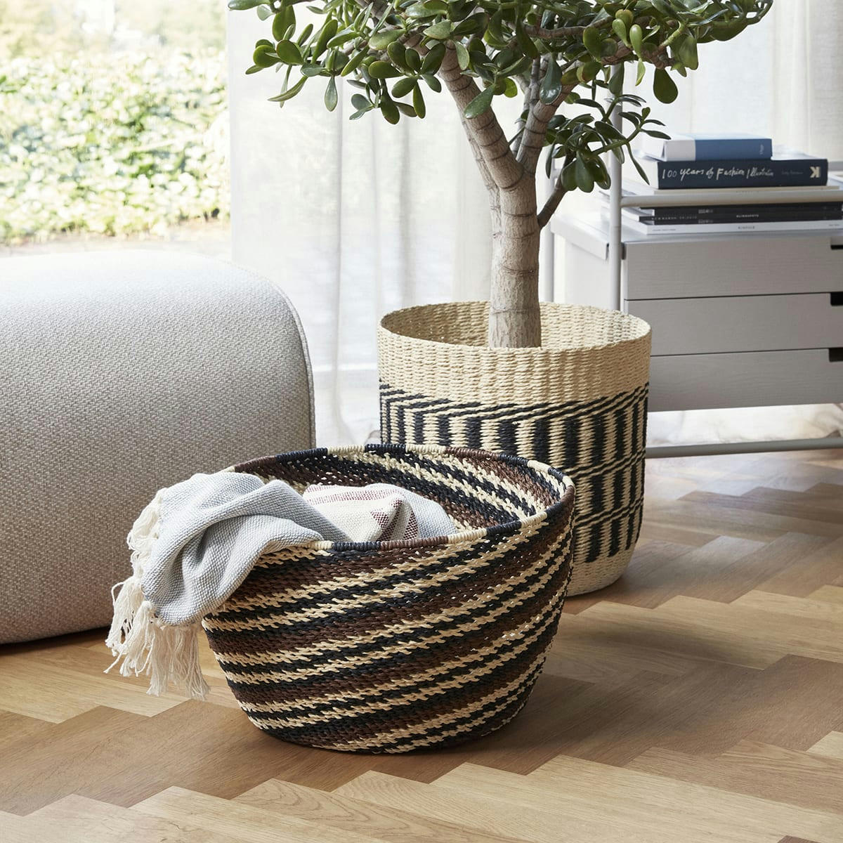 CURRENT - Panier rond noir et beige D33