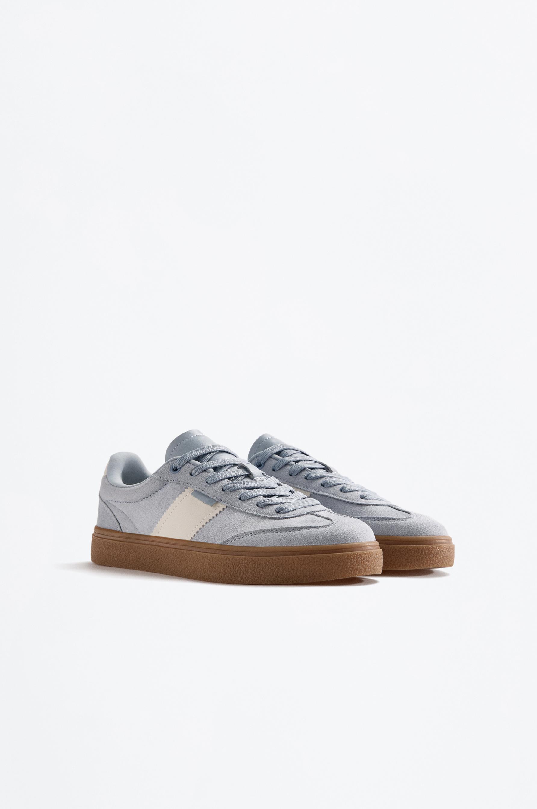 Zapatilla retro