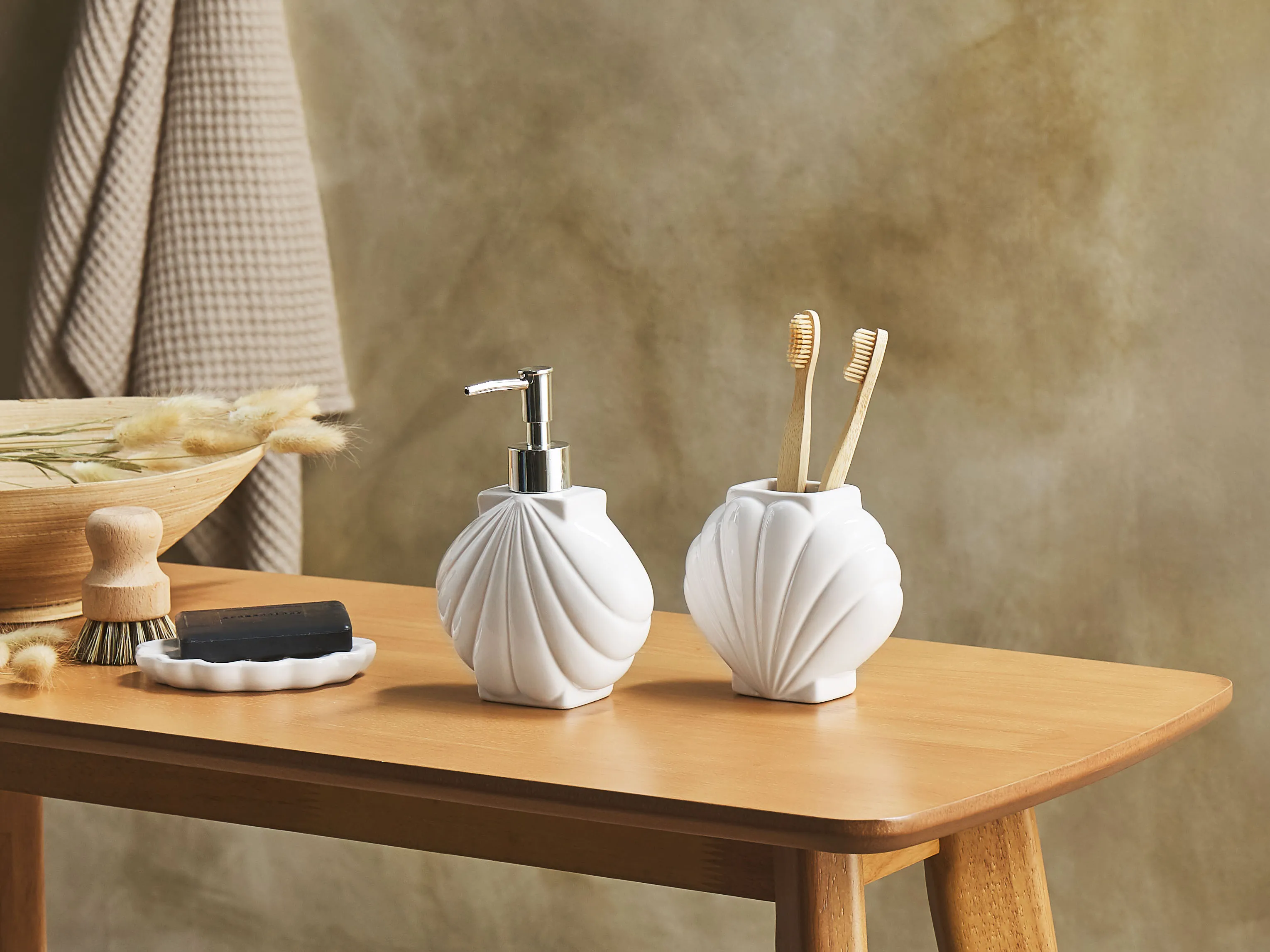 3-Piece Bathroom Accessories Set SHELL Ceramic White