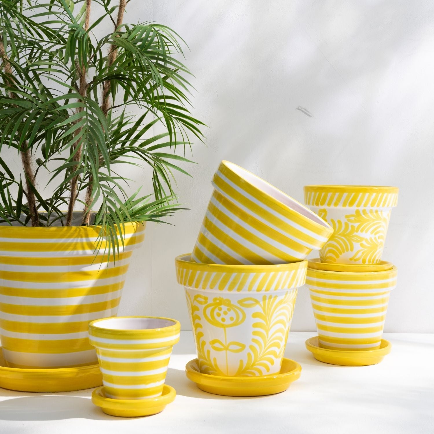 J-Line bloempot Granada Handmade   Painted - keramiek - geel - extra large - Ø 50 cm