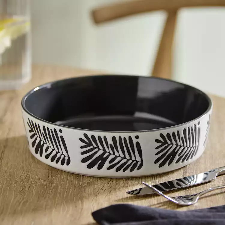Habitat Leaf 4 Piece Stoneware Pasta Bowls - Black & White