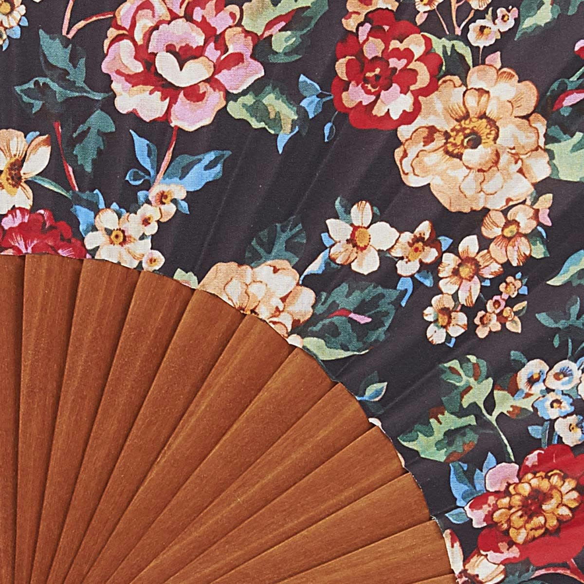 - Éventail en bois de merisier et coton imprimé fleuri
