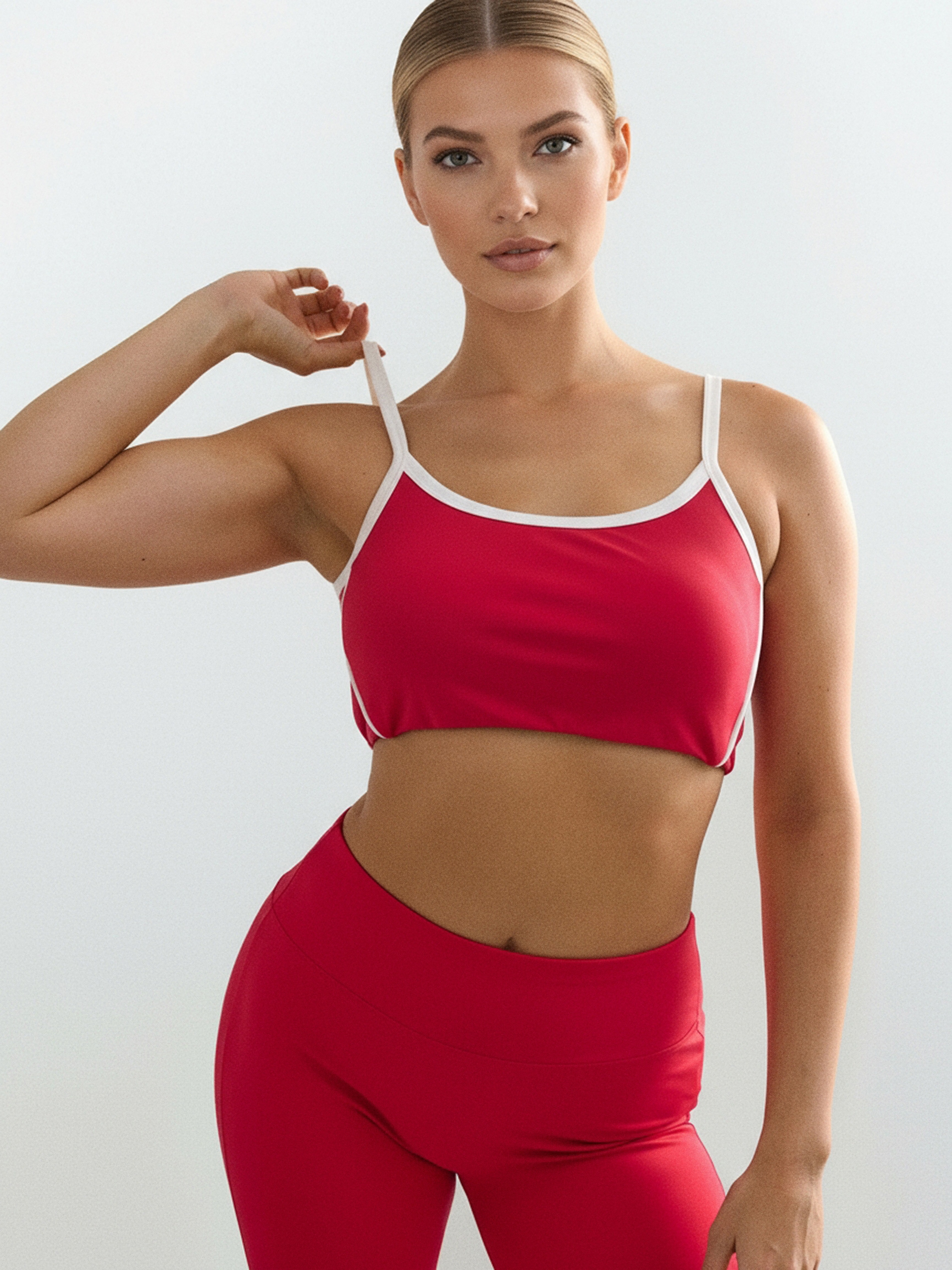 Sportowy top z wyjmowanymi miseczkami Gym Hard
