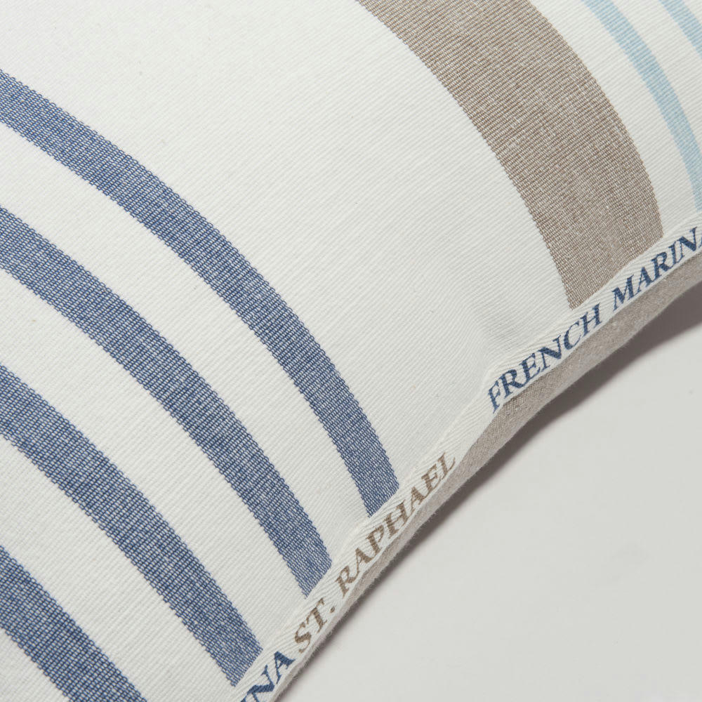 CAP MARTIN - Coussin en coton blanc, bleu, taupe motifs à rayures tissées 50x50