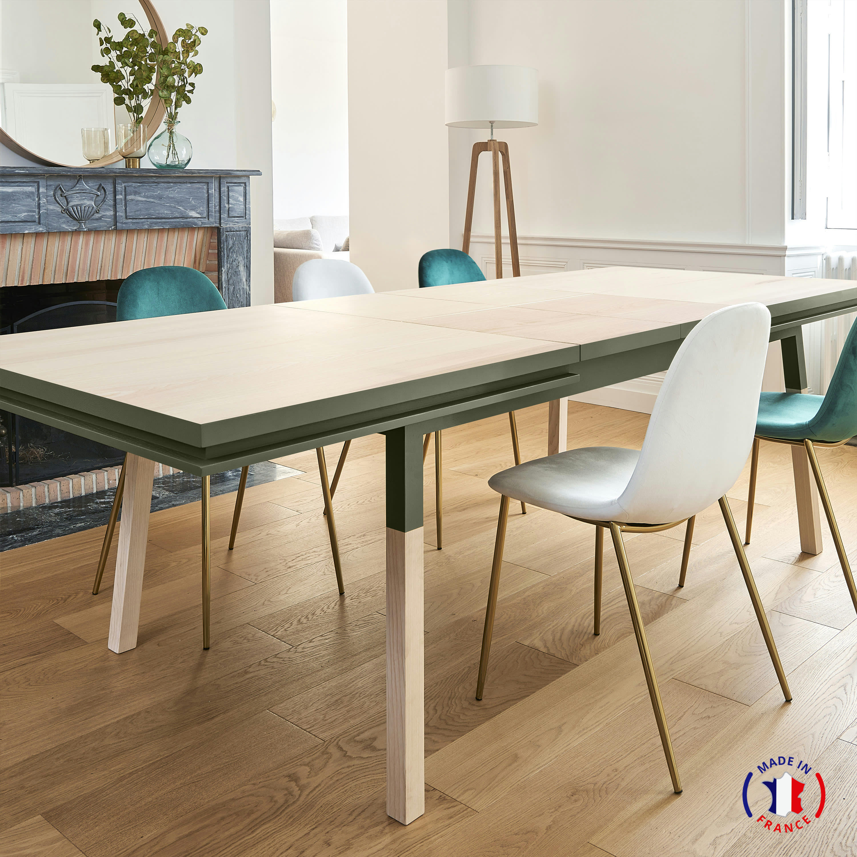 EGEE - Table 220x120 cm en frêne massif, 2 rallonges vert lancieux