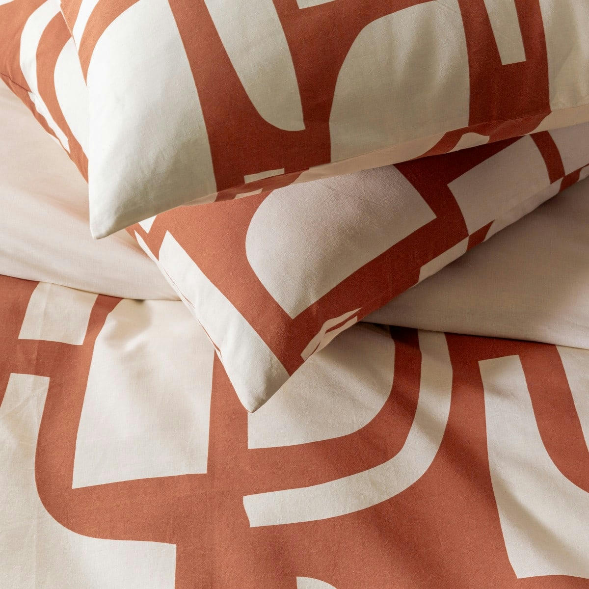 OUMY - Parure de lit 2 personnes coton  imprimé ocre 260x240cm