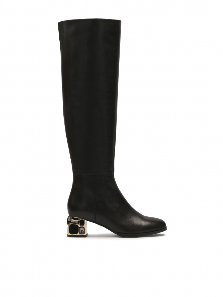Black boots with decorated heel
