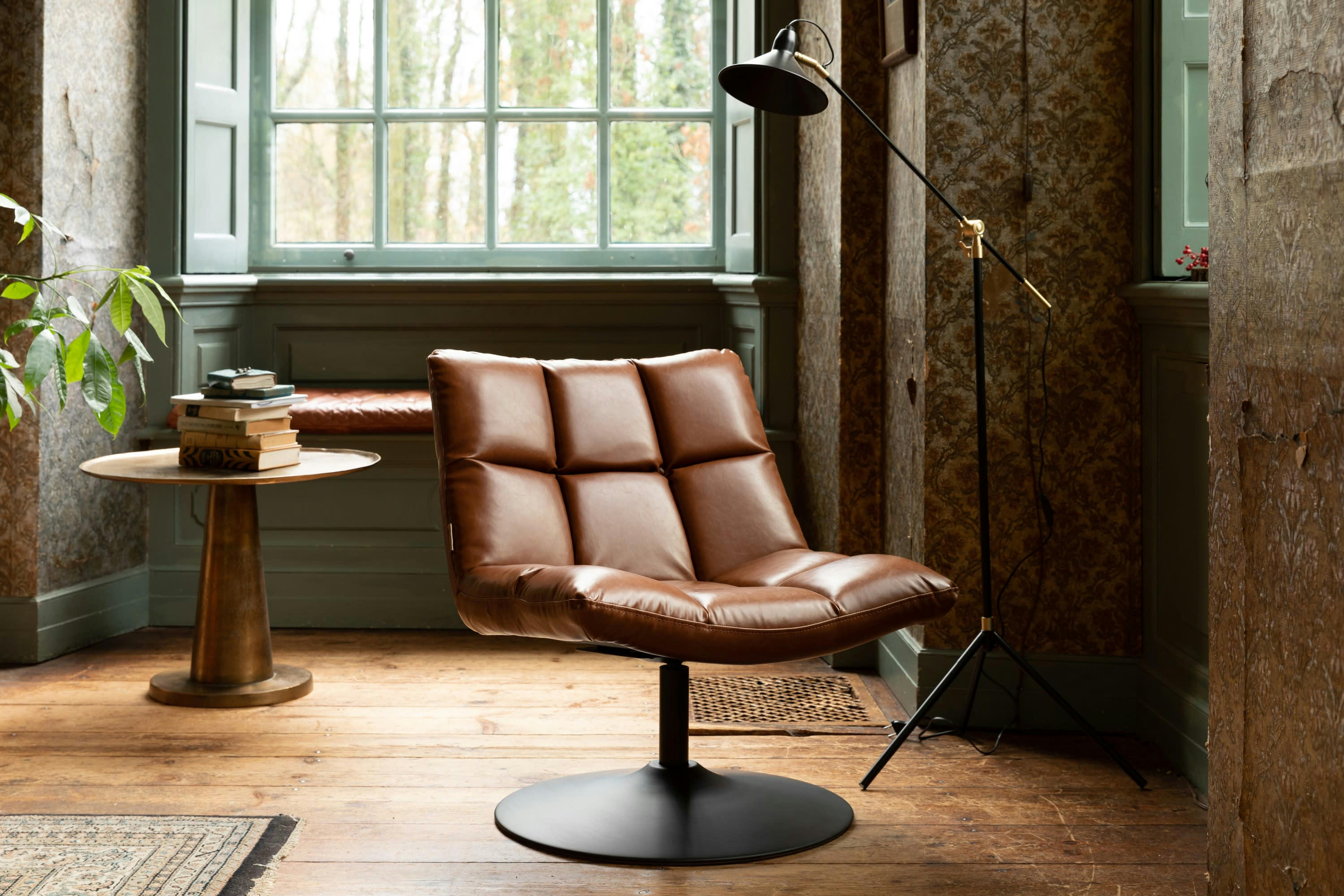 DOULTON - Fauteuil lounge en cuir marron