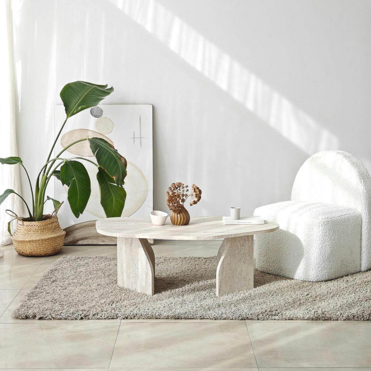 Table basse design effet travertin, forme galet MARFA