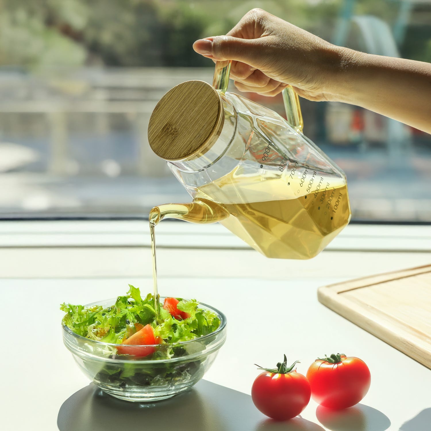 Oliera 900 ml in vetro borosilicato e tappo in bambù ambra