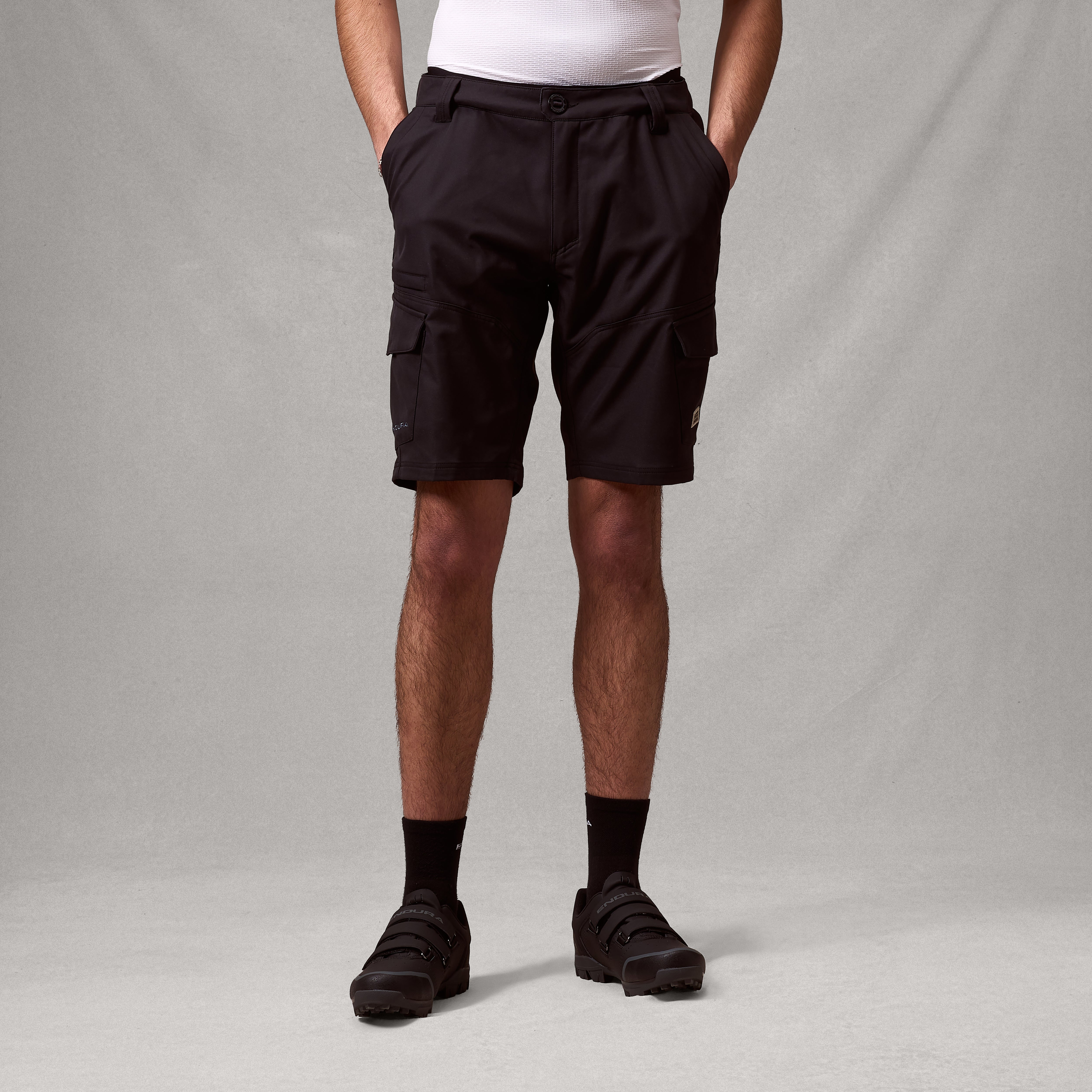 Men's Loop Cargo Shorts - Black