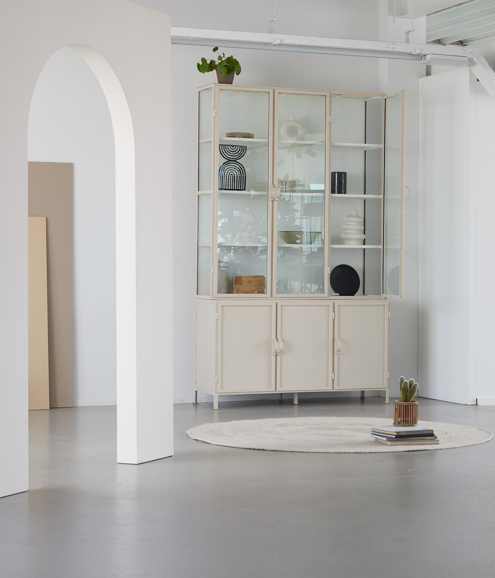 New Routz Detroit Vitrinekast B 142 cm - Zand