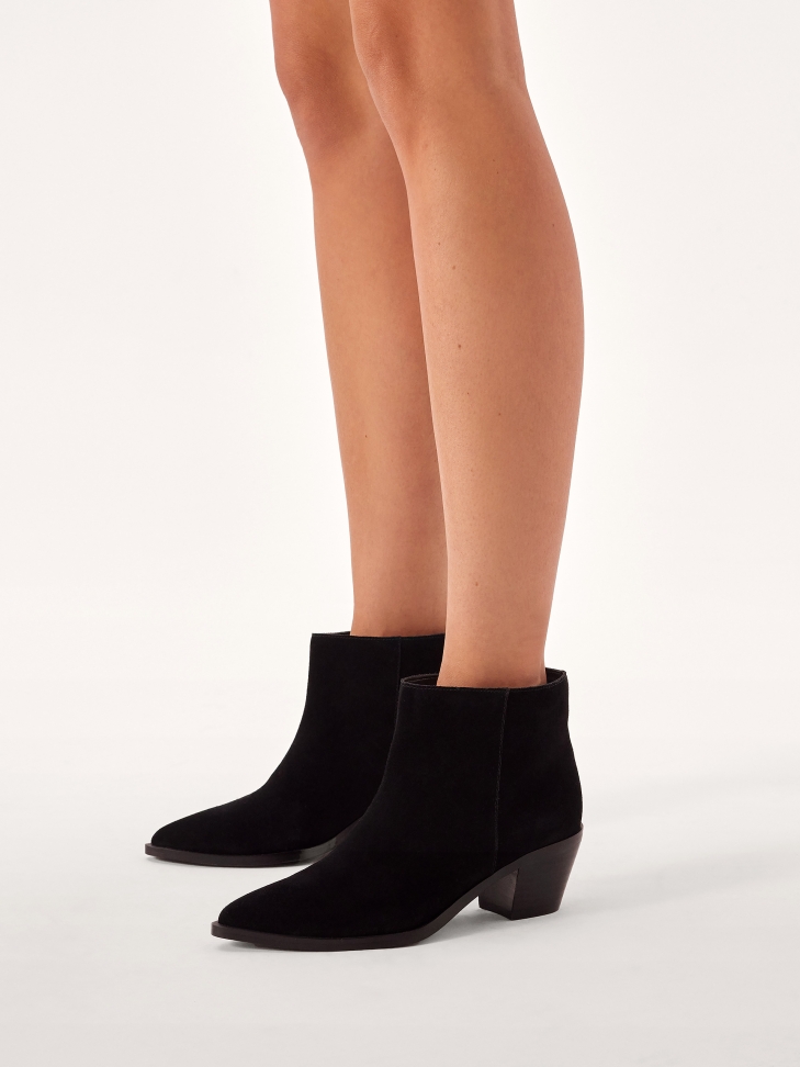 Suede boots with low wide upper