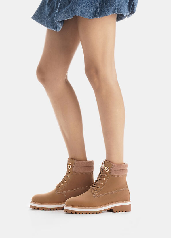 Stivaletti in pelle scamosciata