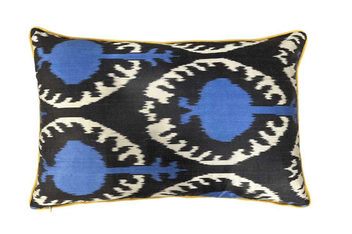 - Housse de coussin double soie ikat brodé  40x60 noir