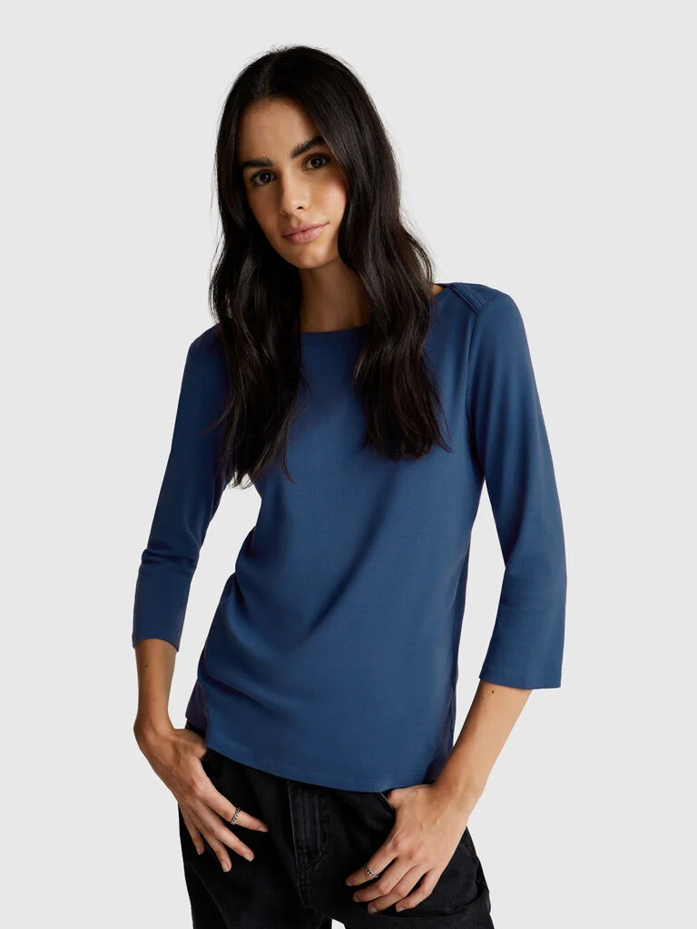 T-shirt with boat neck