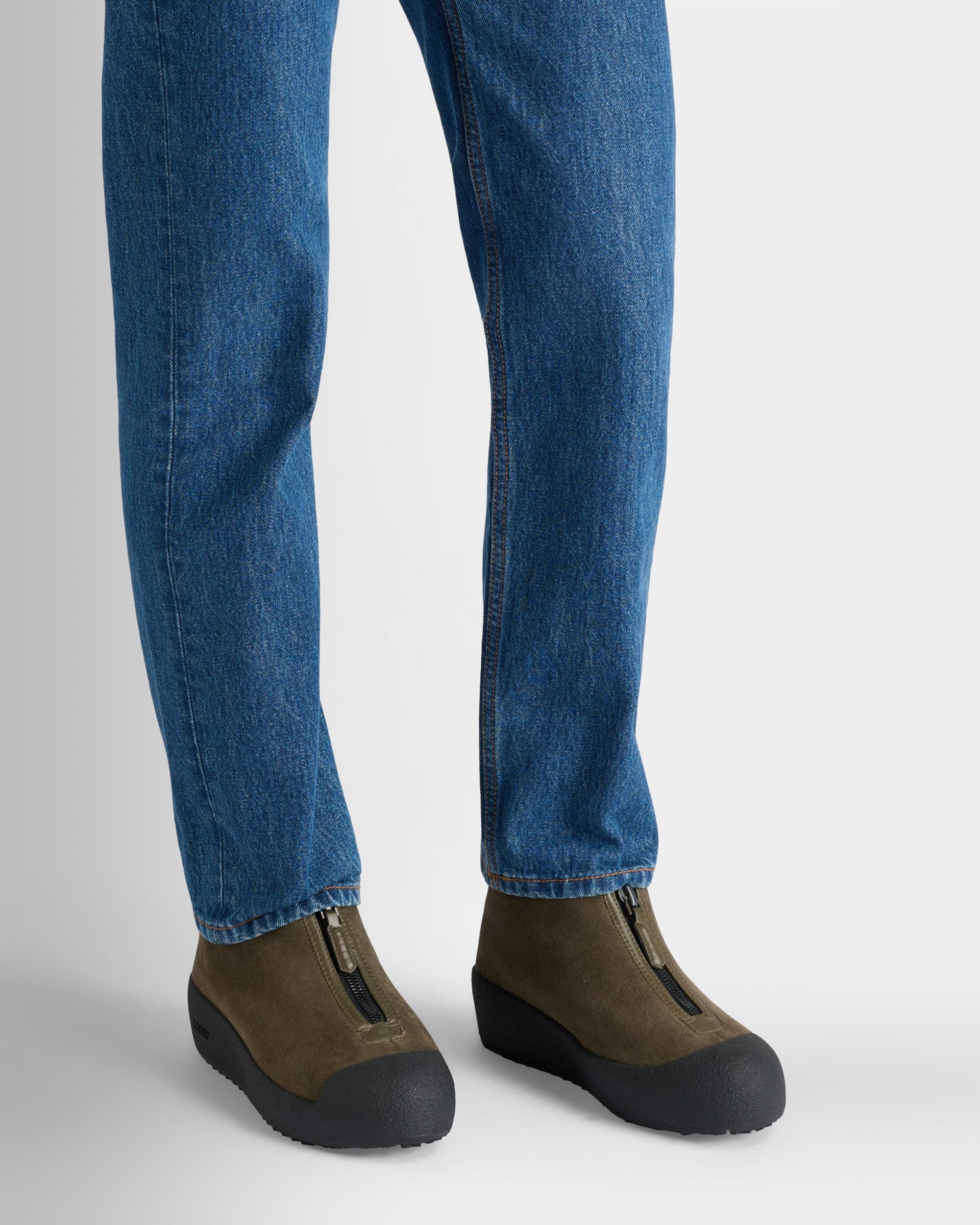 Bally Curling Stiefelette Aus Veloursleder In Braun