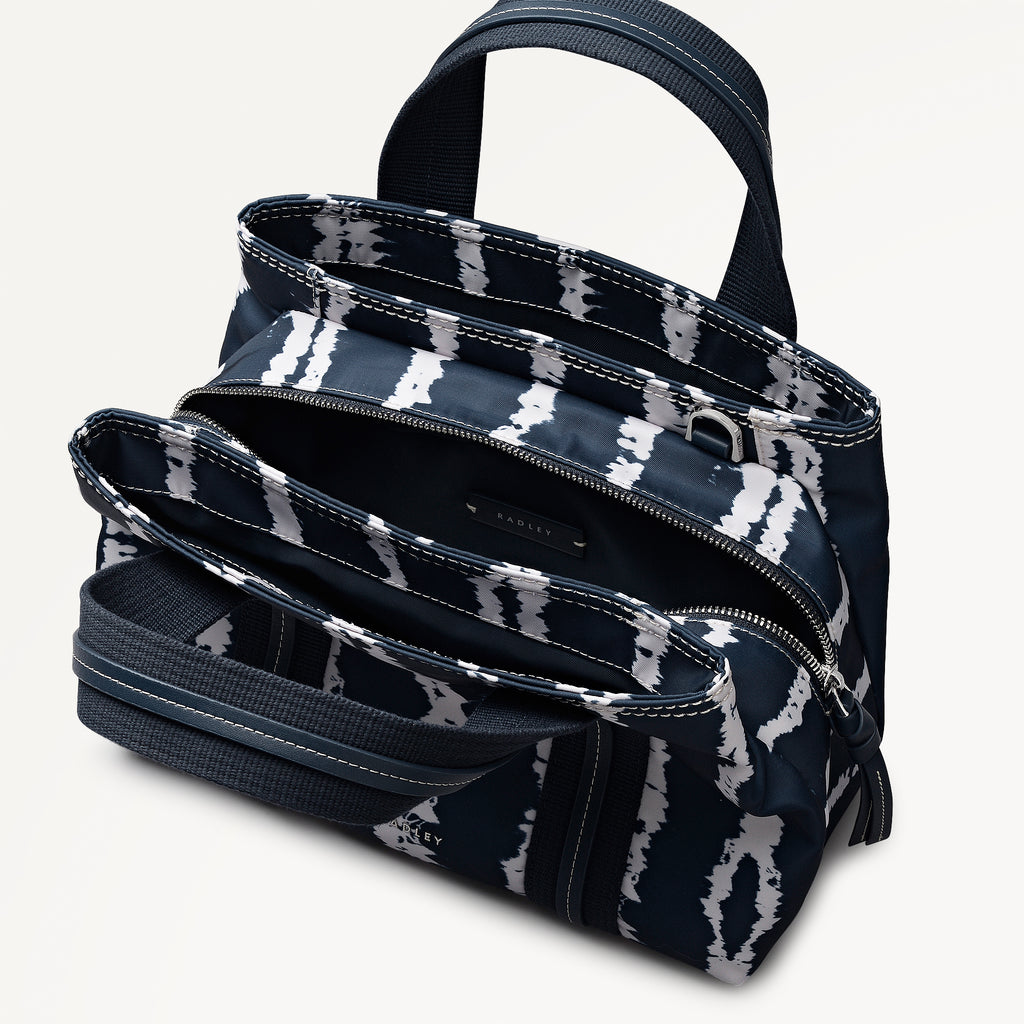 Halley Row - Tie Dye Stripe - Medium Ziptop Grab