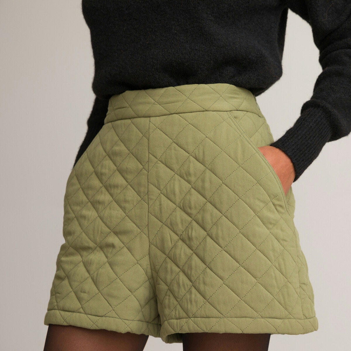 Short matelassé