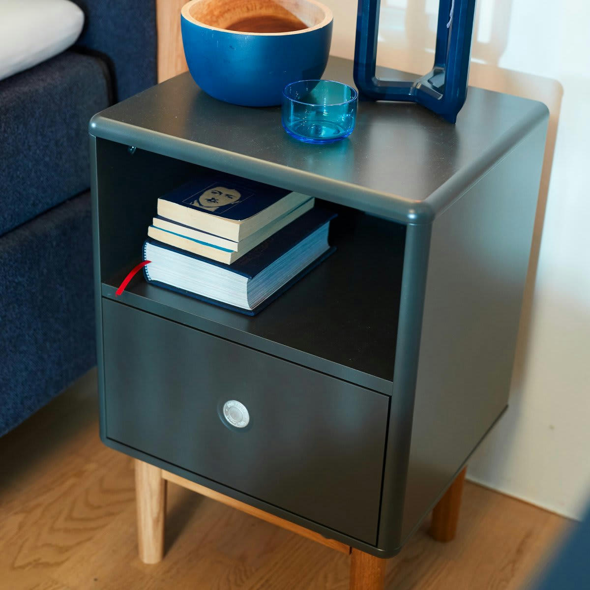 LOMA - Table de chevet scandinave avec tiroir et niche gris foncé