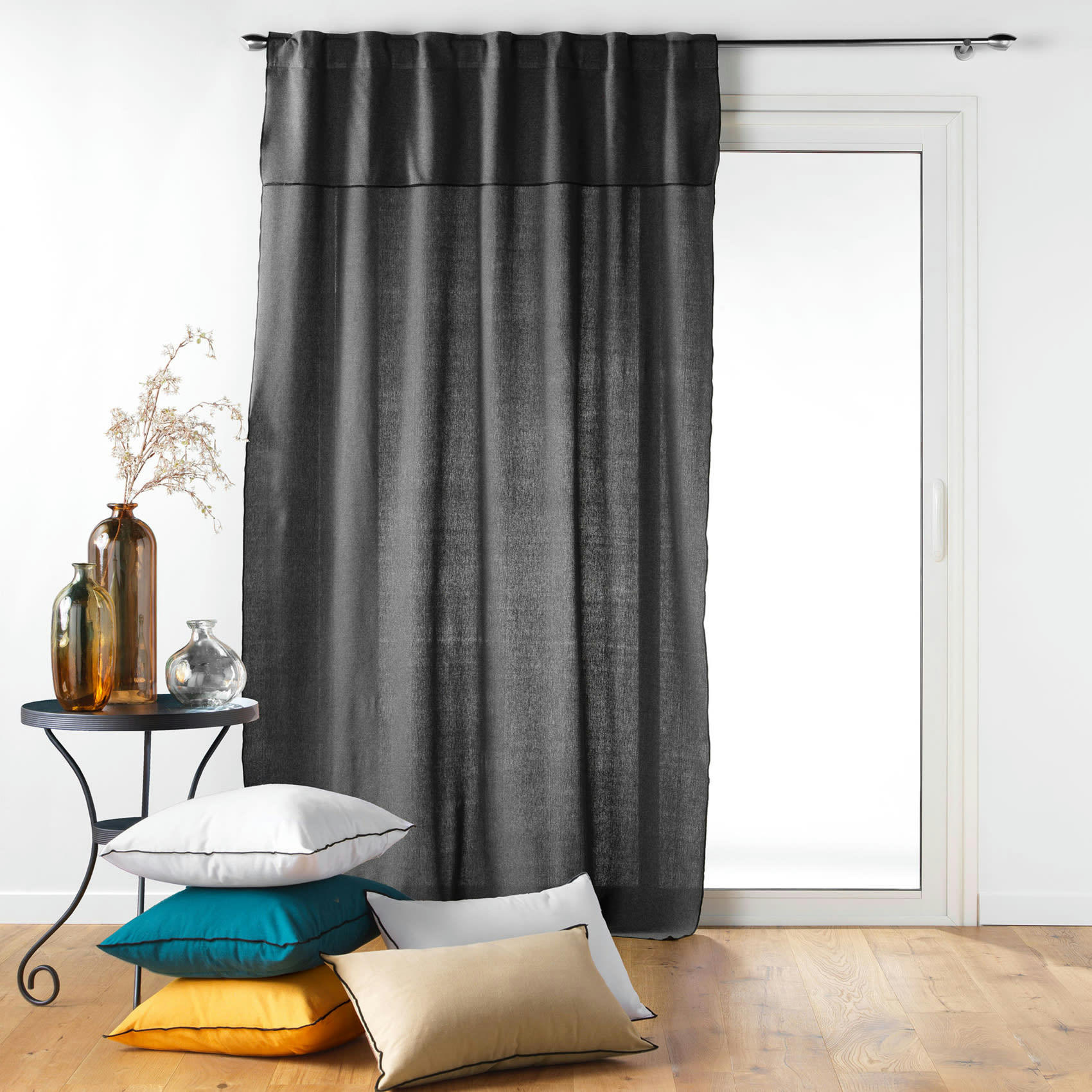 - Rideau voilage surfilé passants cachés