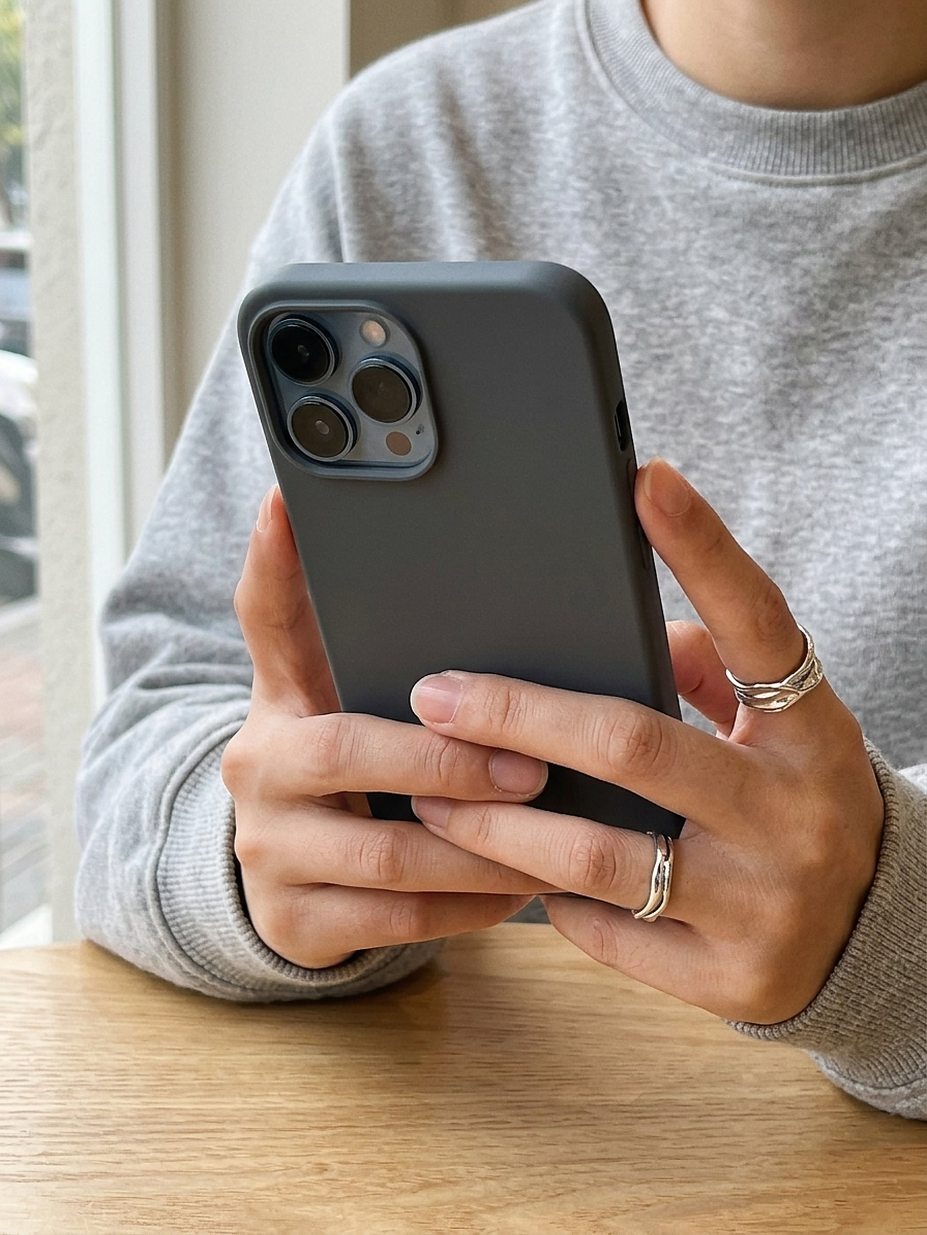 Etui do iPhone 15