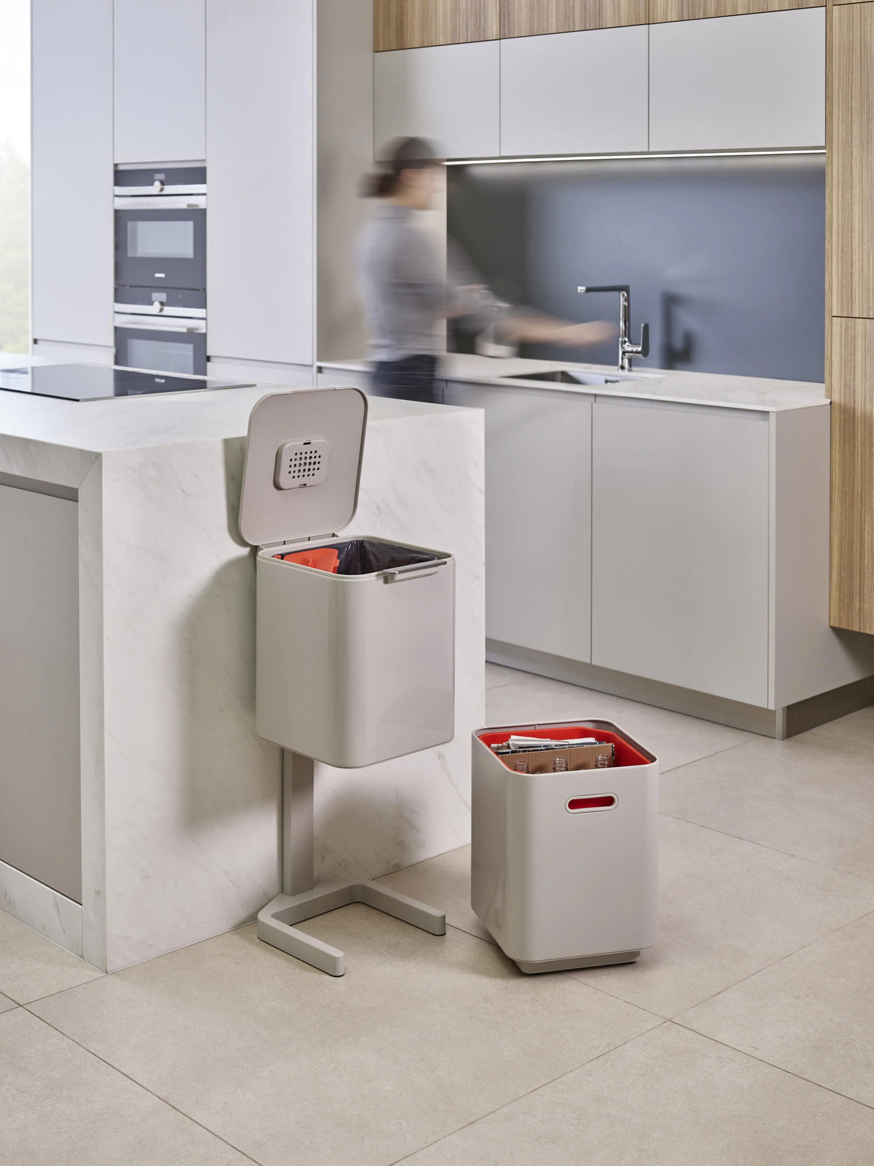 Abfalleimer Totem mit separater Recycling-Einheit, in verschiedenen Größen