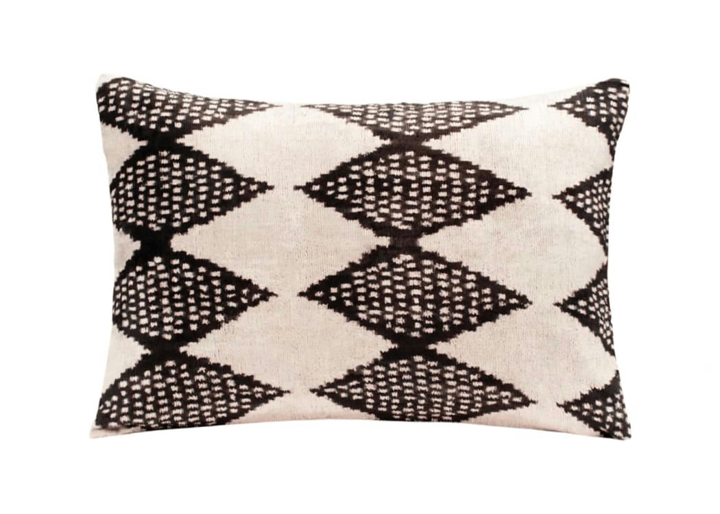 - Housse de coussin velours soie ikat  40x60 blanc