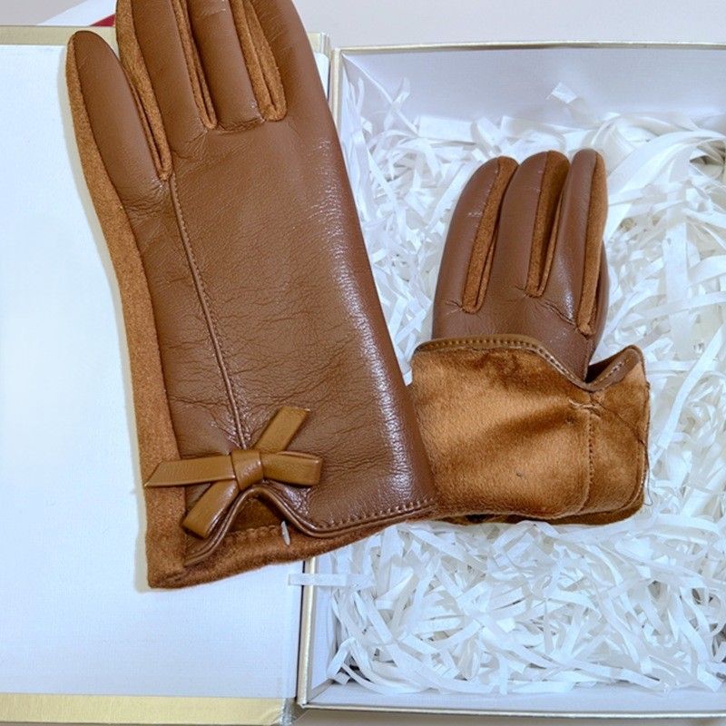 PEACH ACCESSORIES Elegant Faux Leather Gloves with Bow Detail
