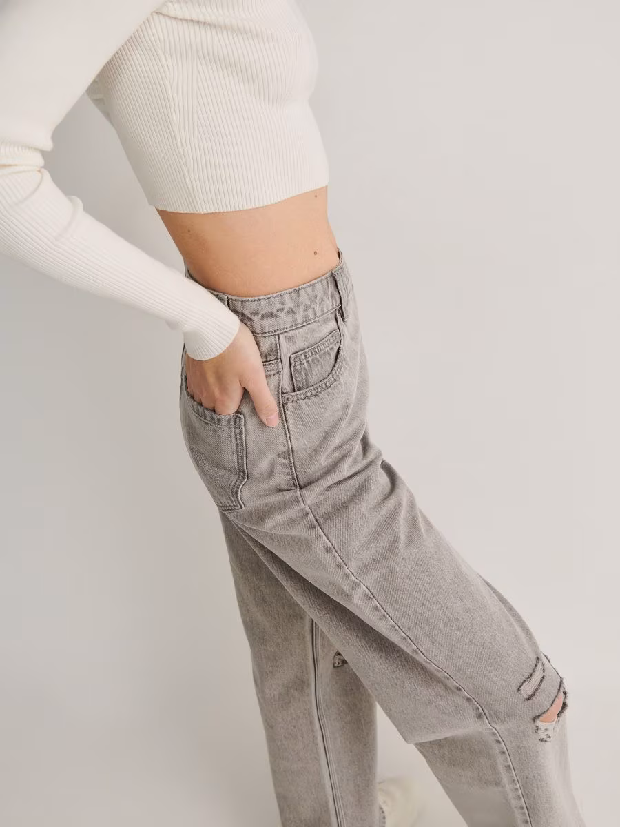 Wide Leg Distressed Jeans