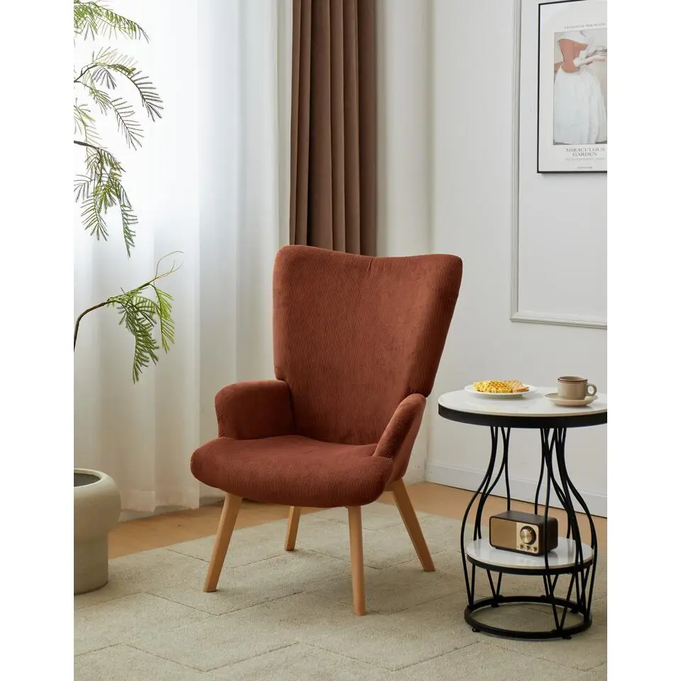 Fauteuil van massief hout en terracotta fluweel