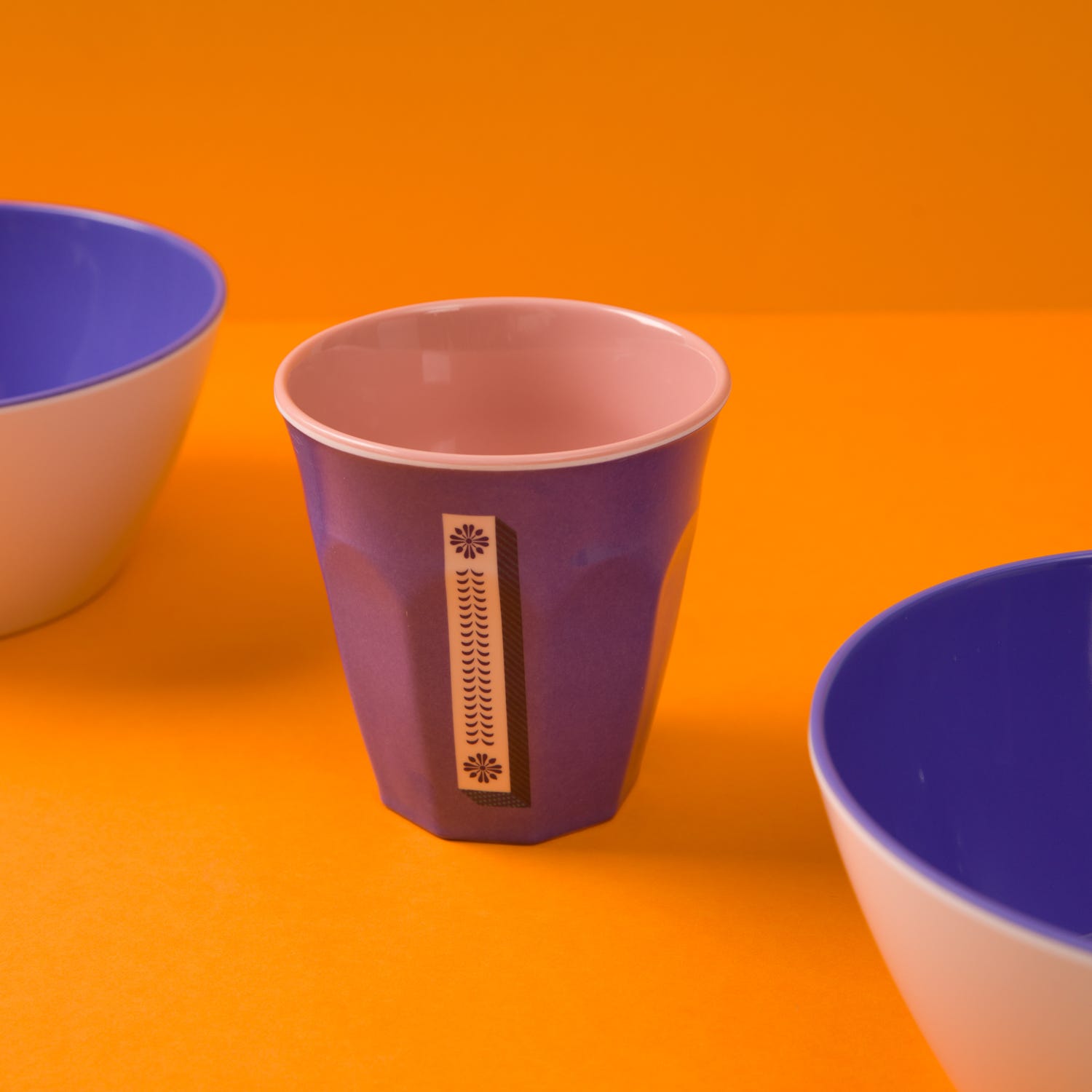 Bicchiere melammina viola lettera I 280 ml Maiolika