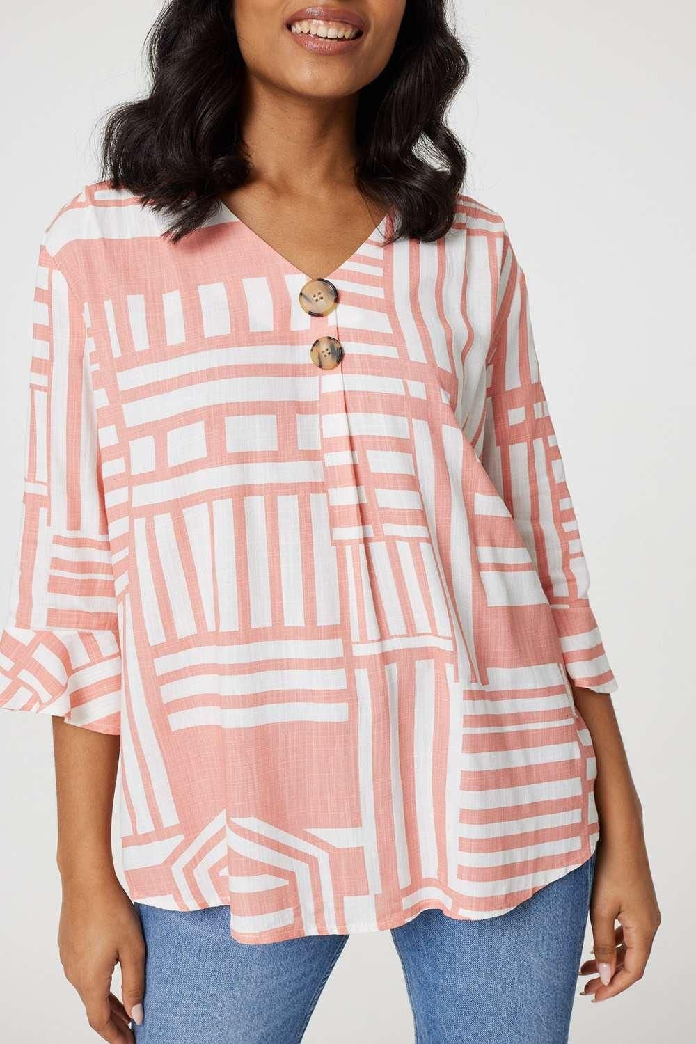 Izabel London Printed 3/4 Flare Sleeve Blouse