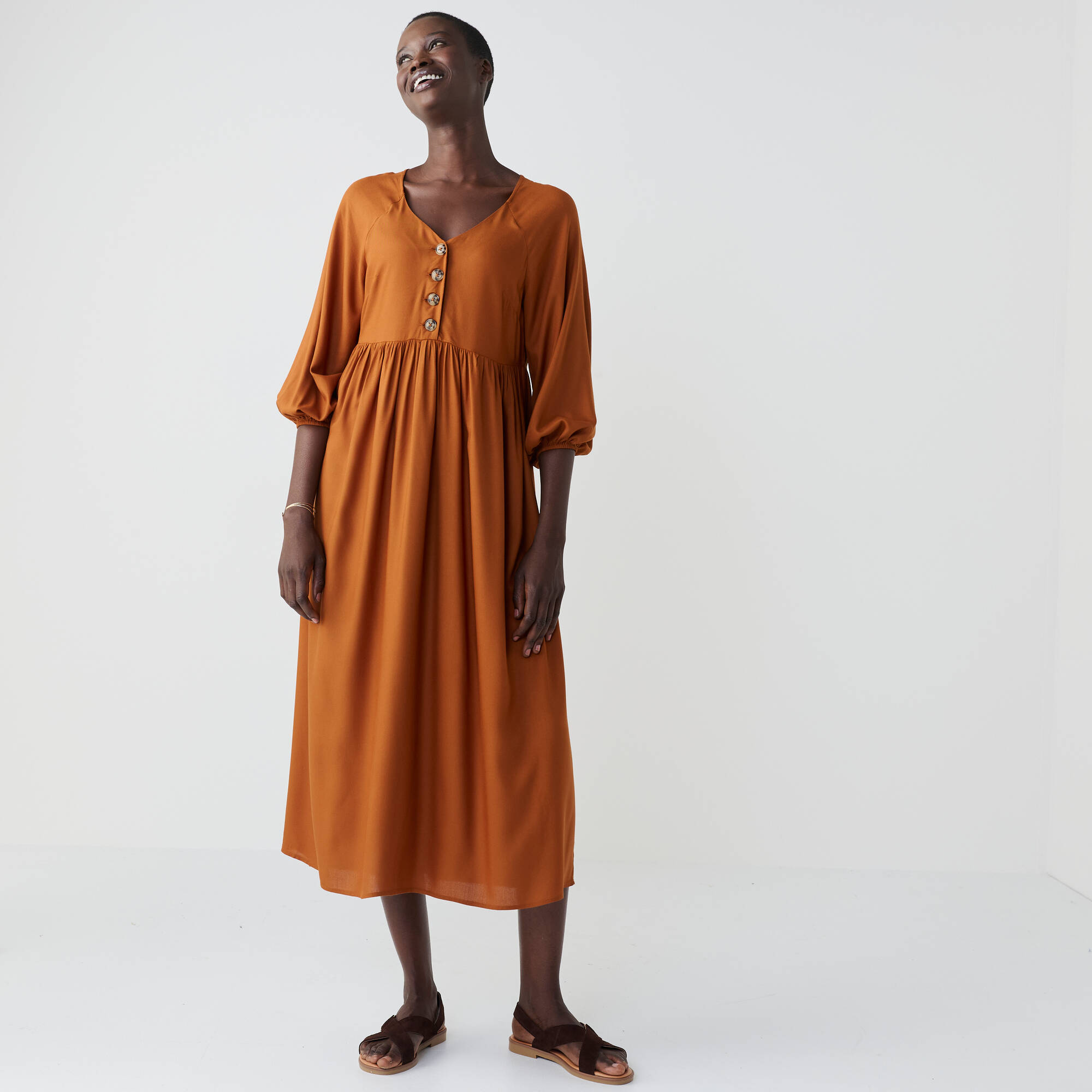 Robe longue boutonnée, unie