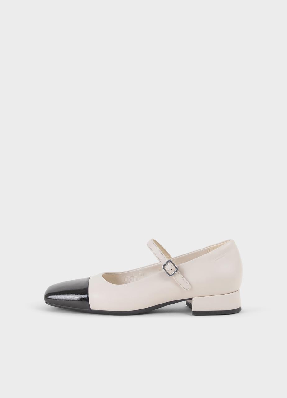 Debbi Pumps