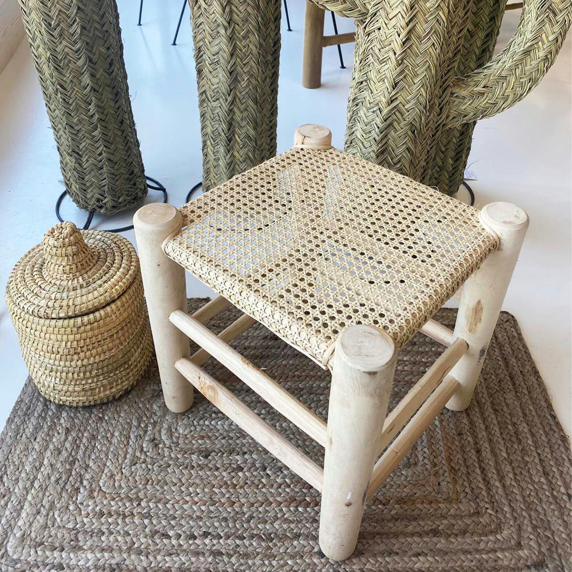 TABOURET-EN-CANNAGE - Petit tabouret en cannage