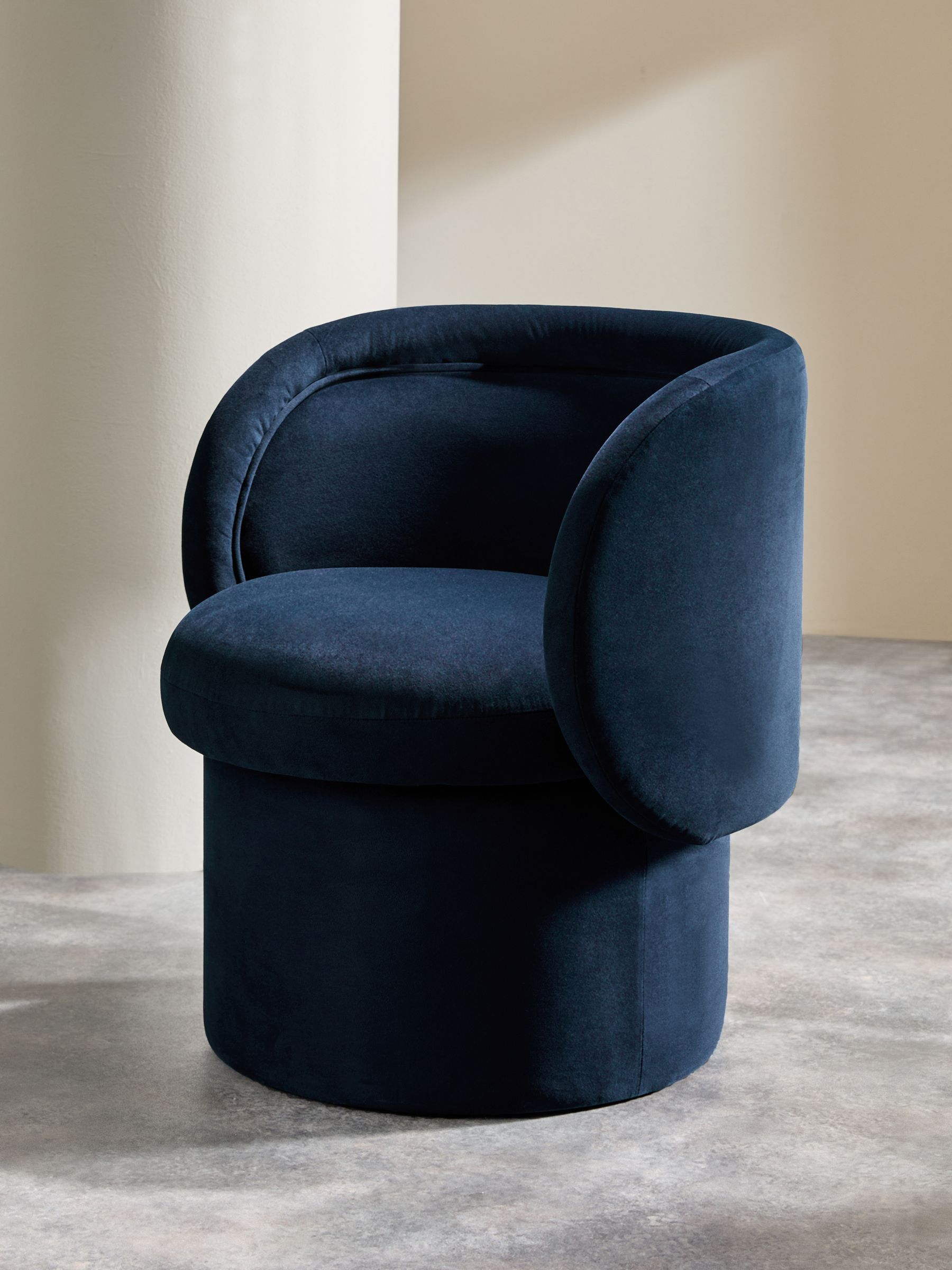 Eva Accent in Dark Midnight Blue Velvet