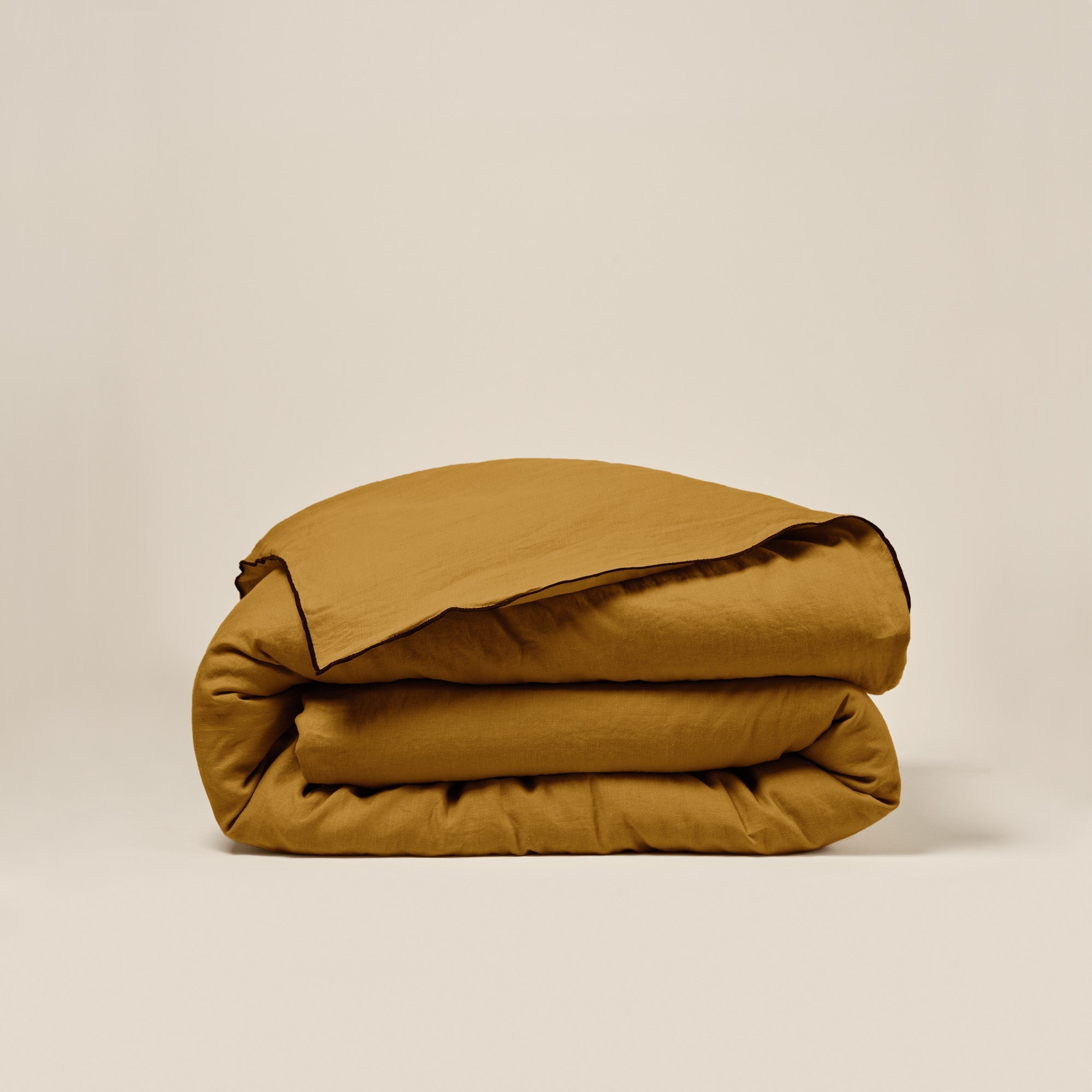Madura Dekbedovertrek Carlina bronzen en zwarte hommel 140x200 cm