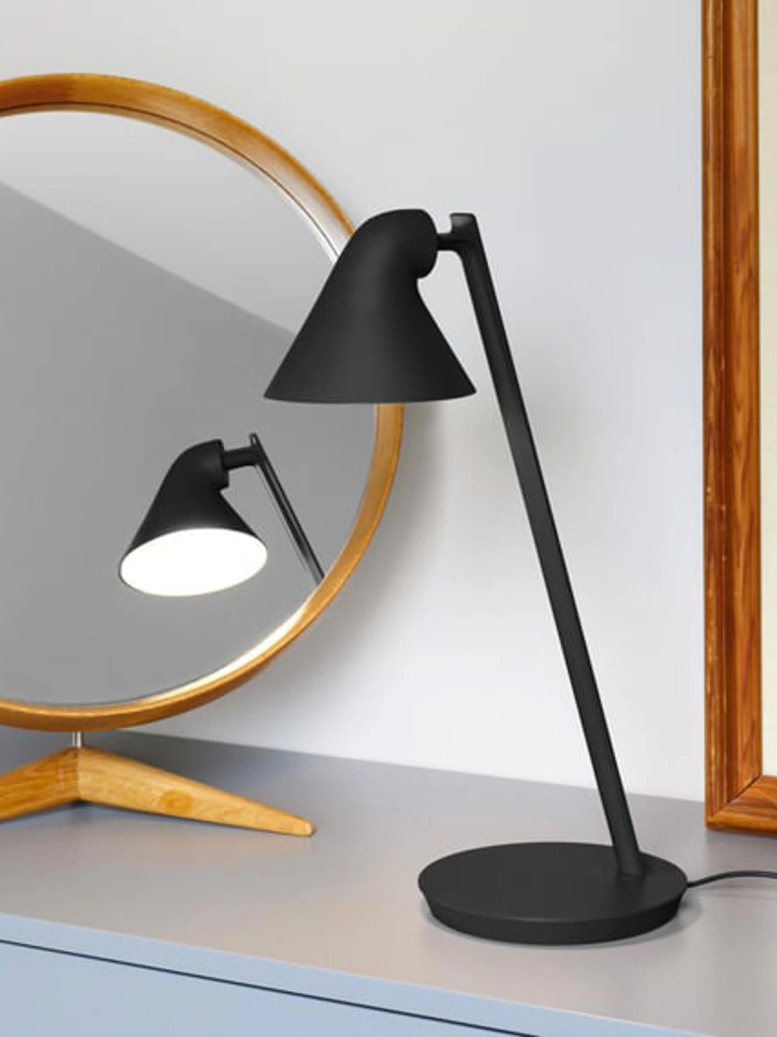 Dimmbare LED-Schreibtischlampe NJP