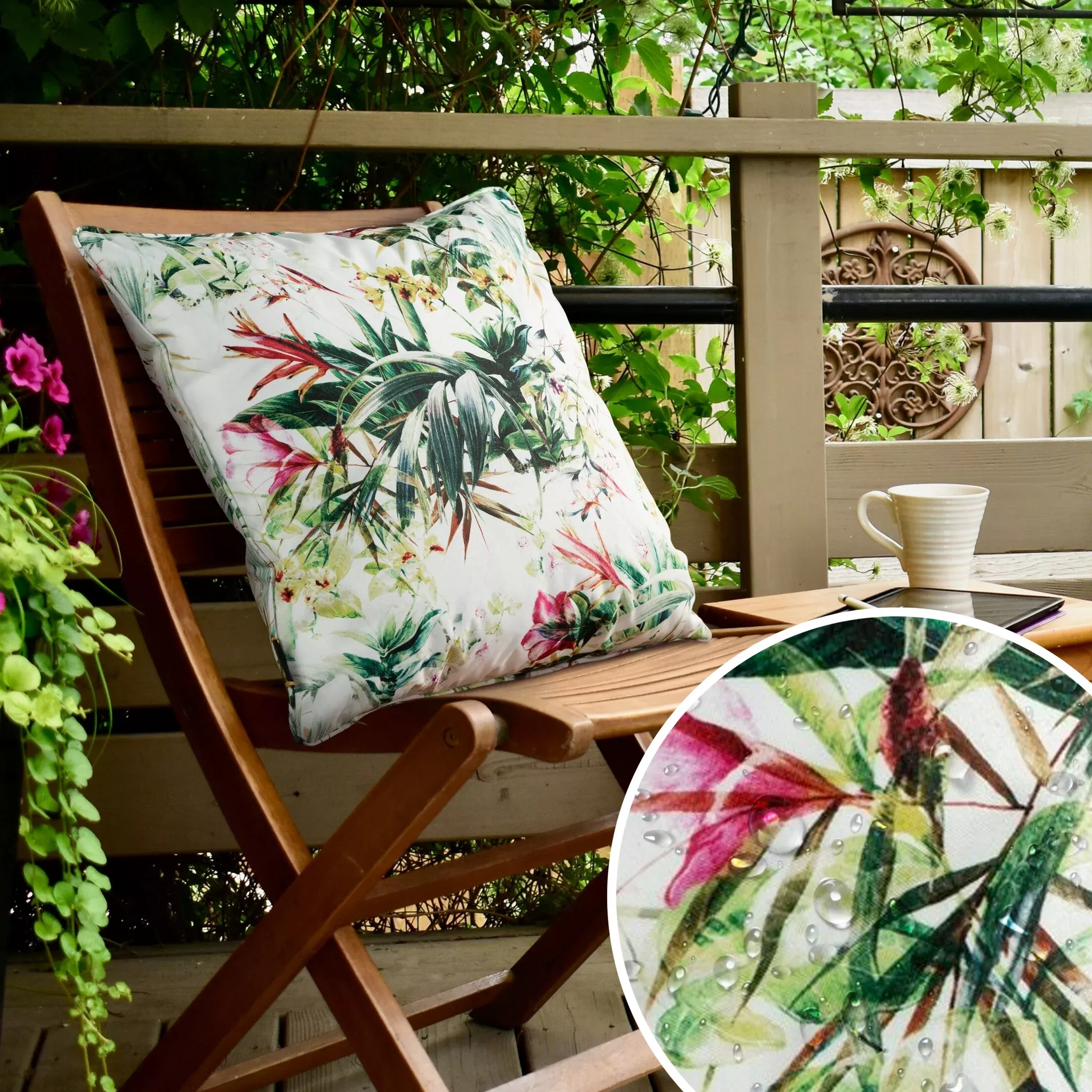 Poszewka na poduszkę 45x45 cm z tkaniny wodoodpornej biało, zielona idealna na taras oraz balkon zdobiona wzorem kwiatowym GARDEN