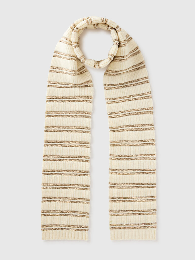 Scarf with lurex