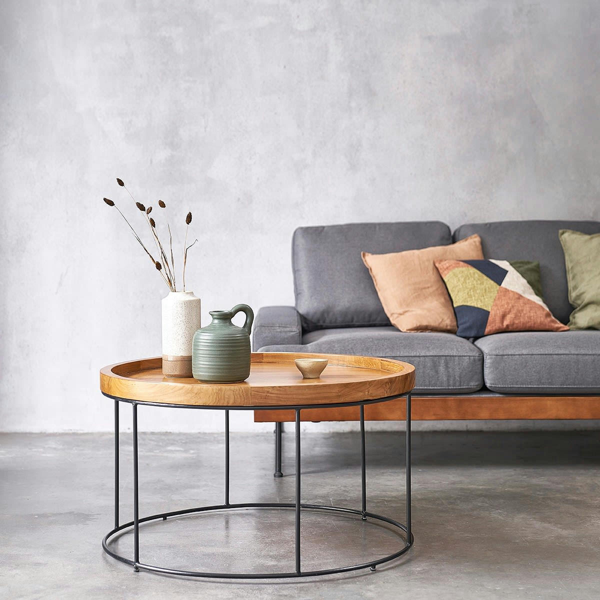 INDUS - Table basse en teck massif et métal ronde
