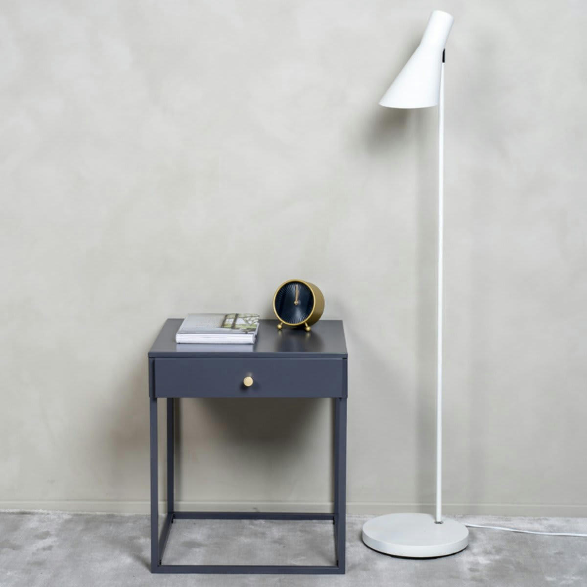 KEMA - Table de chevet nordique en métal gris