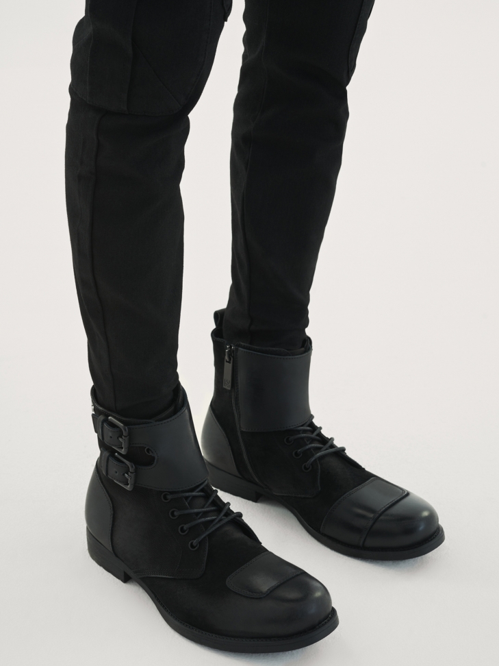Men’s black boots