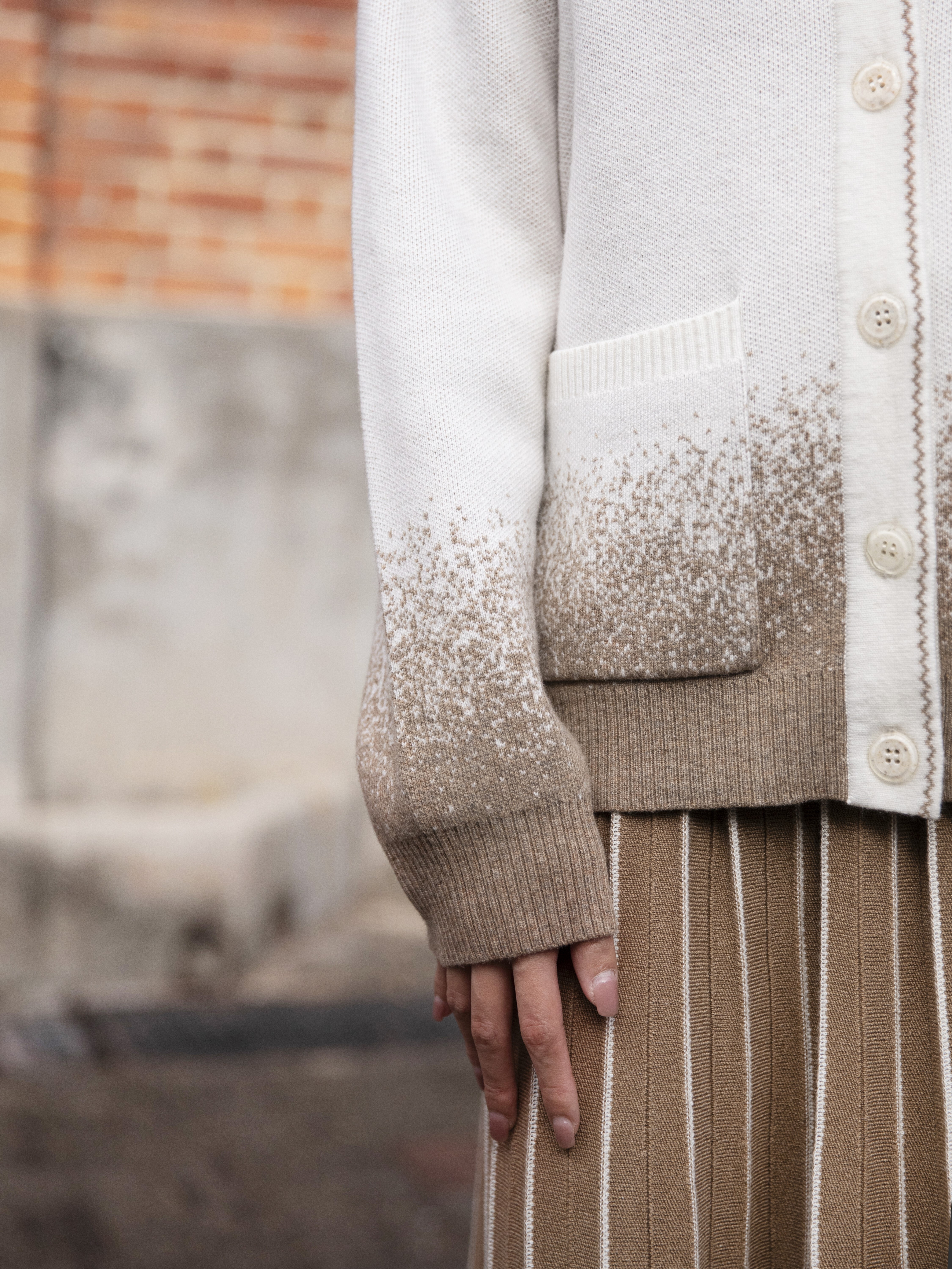Contrast-stitch Cardigan - 25WDJ276U