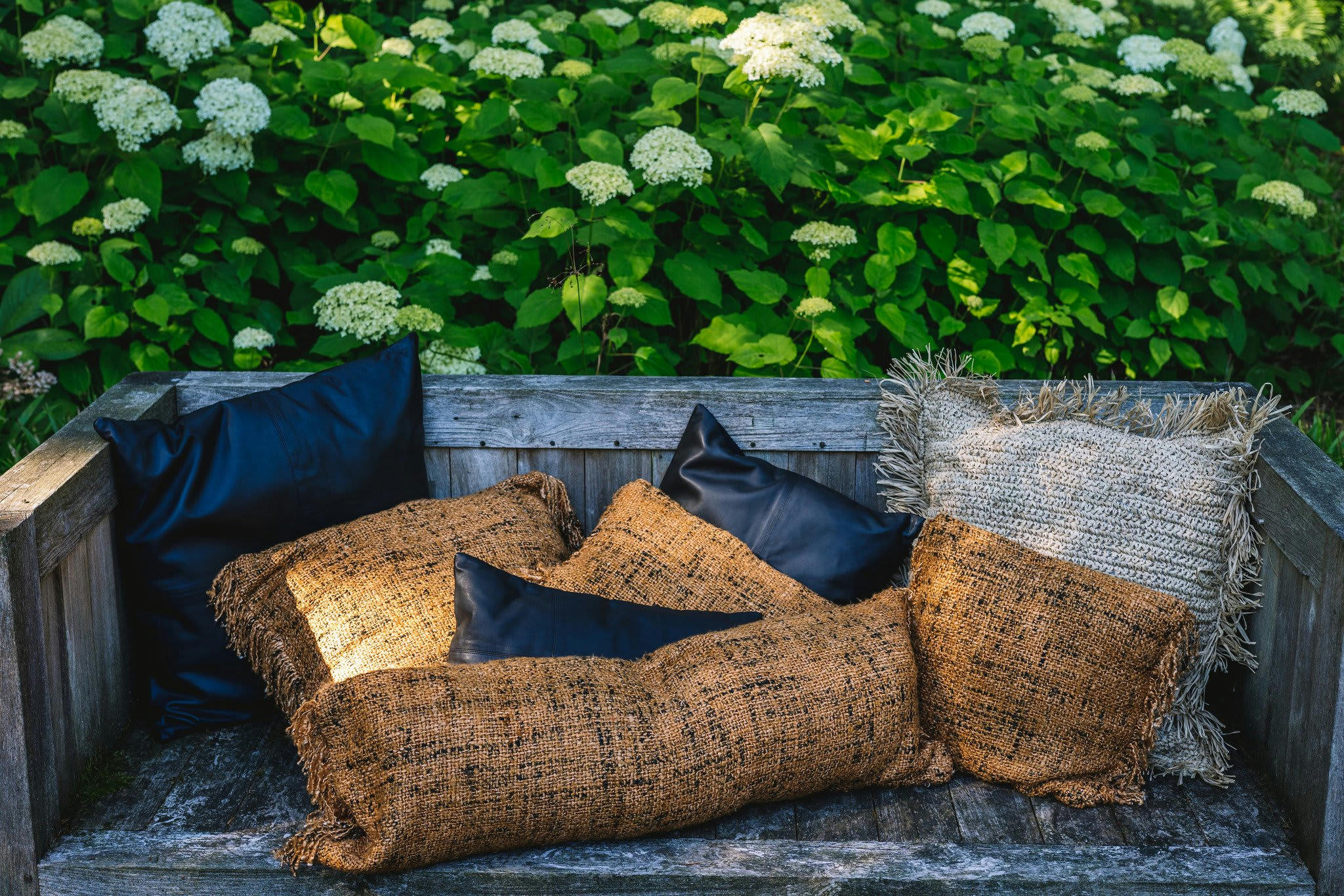 OH MY GEE - Coussin en coton jaune noir 35x100