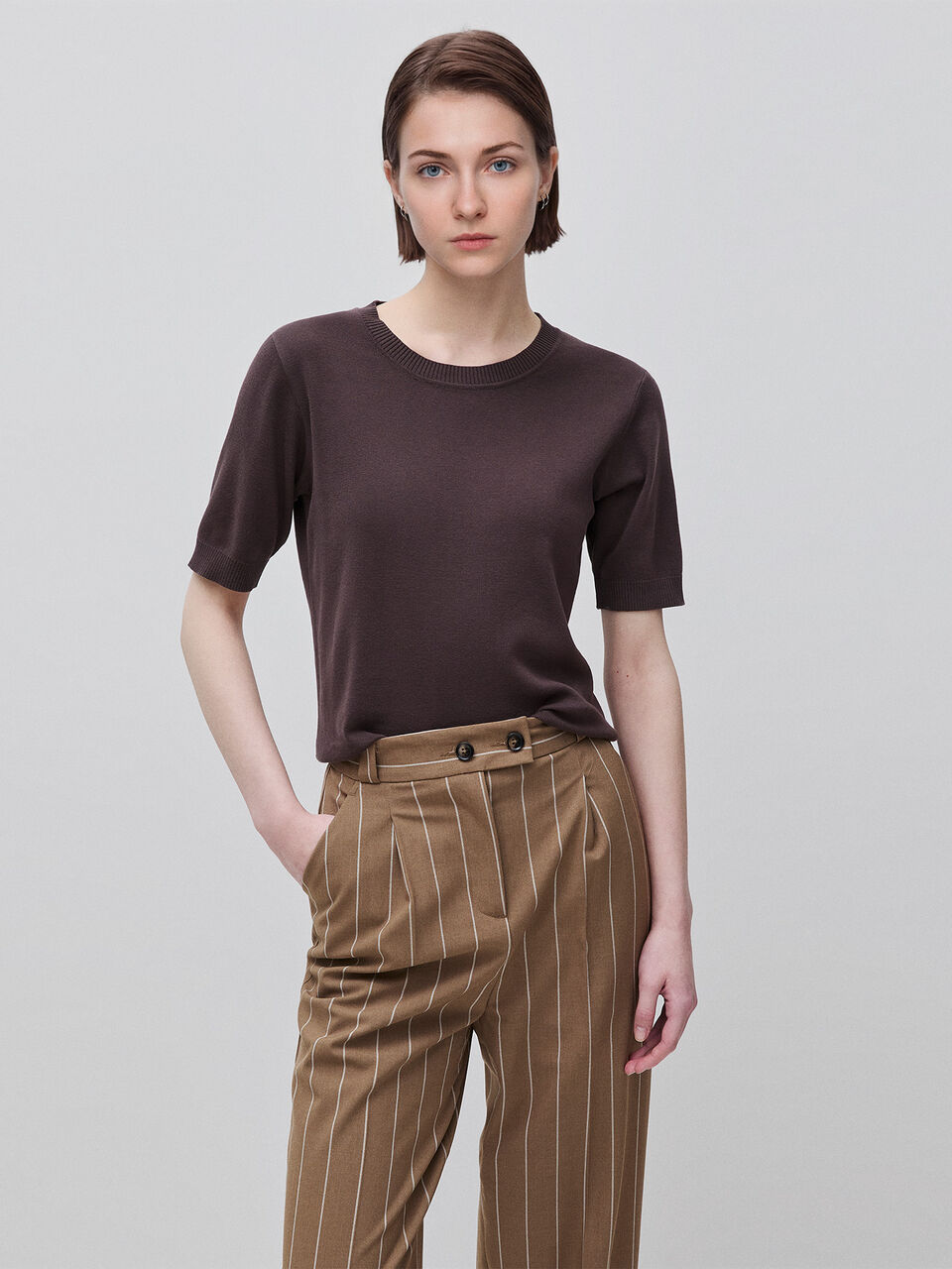 Brown short sleeve sweater